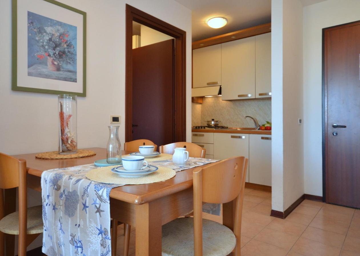 Residenza Porta Del Mare Apartment Линяно Сабиадоро Екстериор снимка
