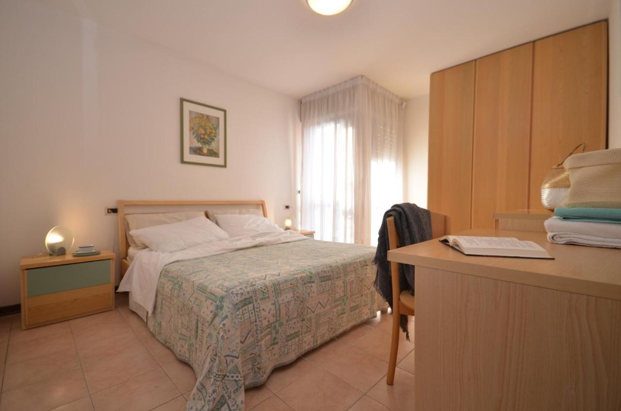 Residenza Porta Del Mare Apartment Линяно Сабиадоро Екстериор снимка
