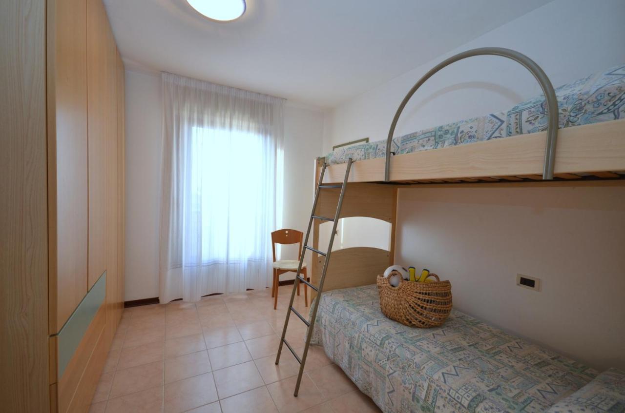 Residenza Porta Del Mare Apartment Линяно Сабиадоро Екстериор снимка