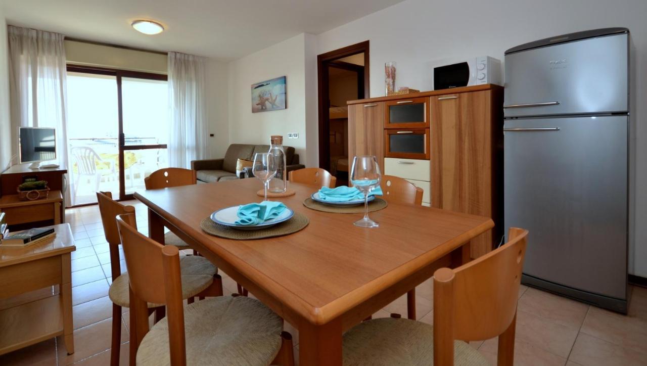 Residenza Porta Del Mare Apartment Линяно Сабиадоро Екстериор снимка