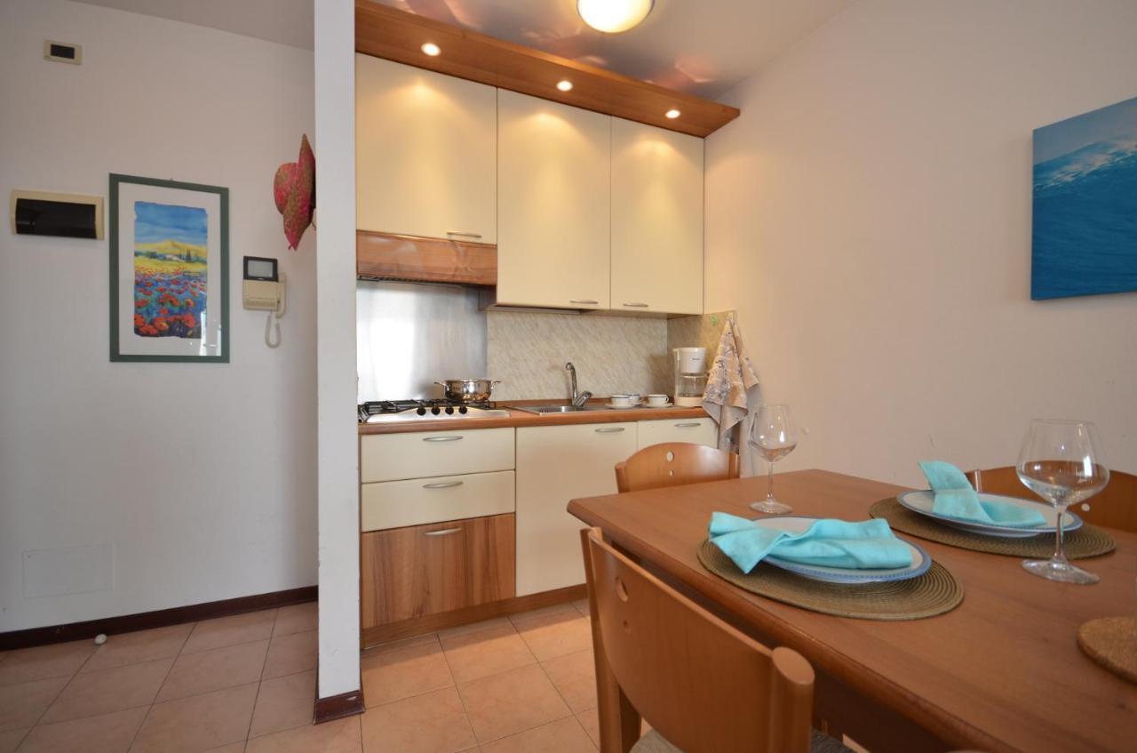 Residenza Porta Del Mare Apartment Линяно Сабиадоро Екстериор снимка