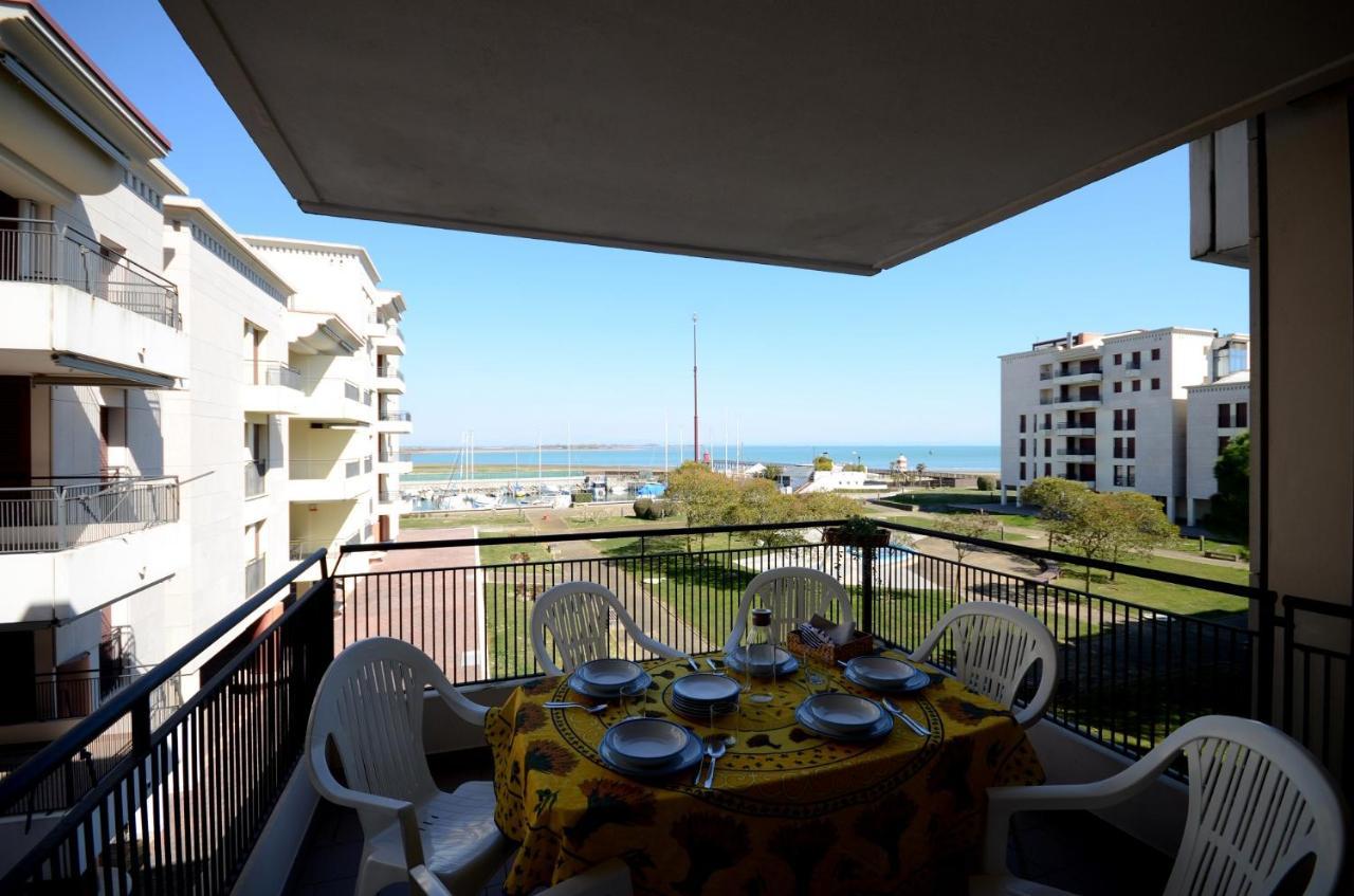 Residenza Porta Del Mare Apartment Линяно Сабиадоро Екстериор снимка